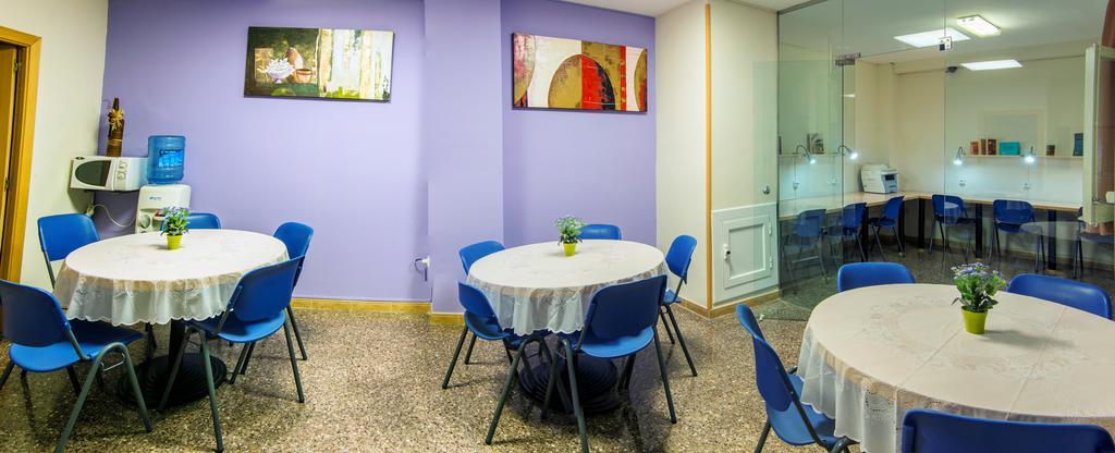 Хостел Residencia Sants Барселона Экстерьер фото