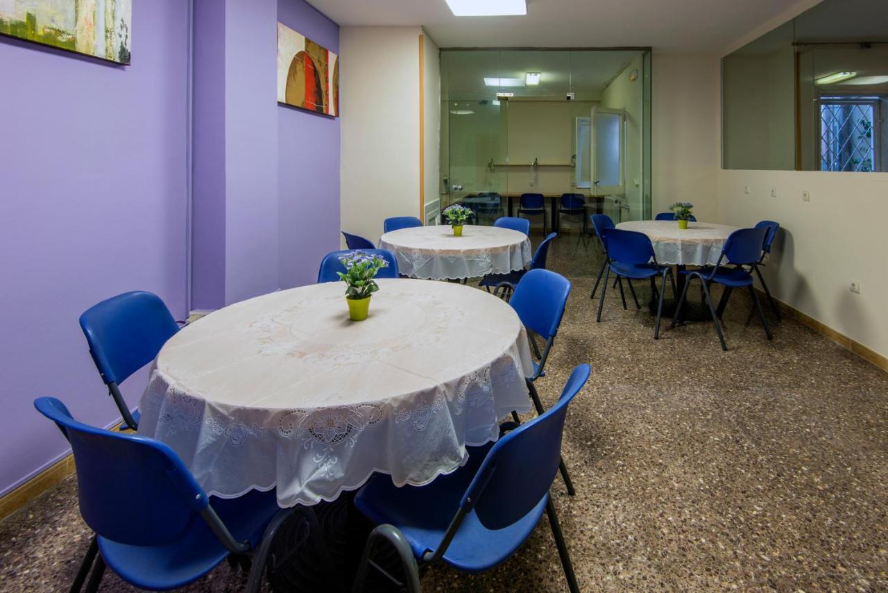 Хостел Residencia Sants Барселона Экстерьер фото