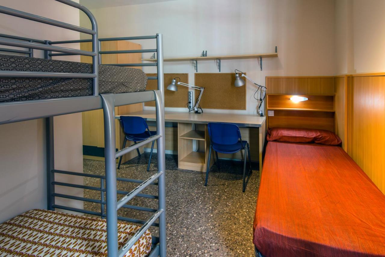 Хостел Residencia Sants Барселона Номер фото