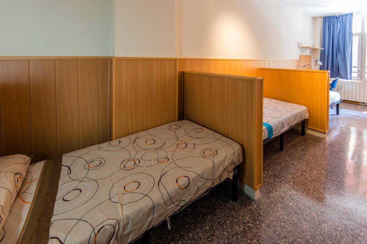Хостел Residencia Sants Барселона Номер фото