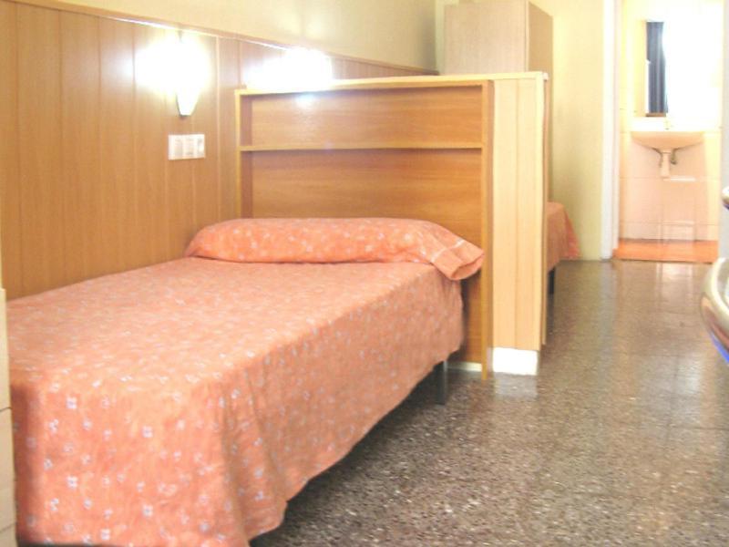 Хостел Residencia Sants Барселона Номер фото